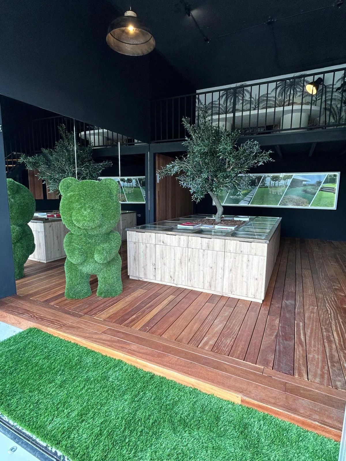 SuperGrass Marbella showroom interior
