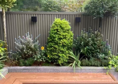 Revestimiento Pared Exterior Composite WPC - Gris | Marca MibaWood | Ambiente Jardín