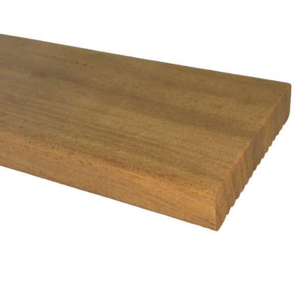 Tarima Exterior Madera Tropical Badi – Familia Rubiaceae | Marca MibaWood | Detalle Listón Cara Lisa