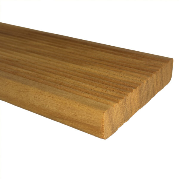 Tarima Exterior Madera Tropical Badi – Familia Rubiaceae | Marca MibaWood | Detalle Listón Cara Ranurada