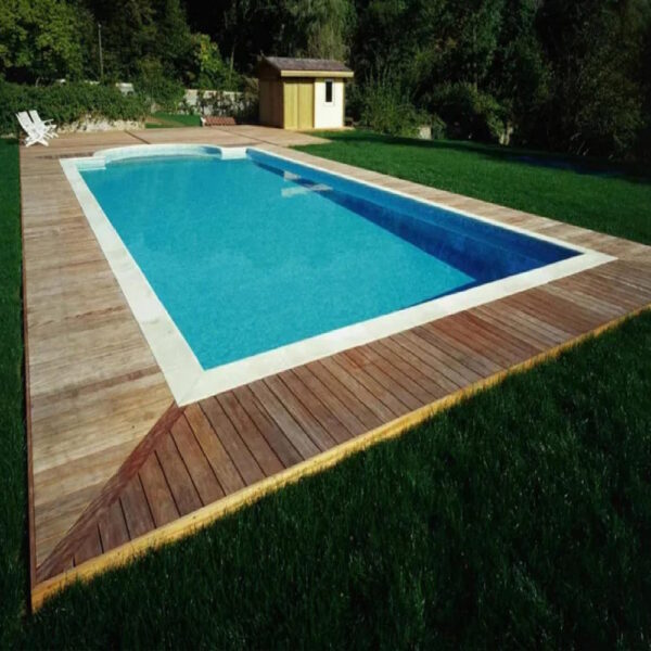 Tarima Exterior Madera Tropical Massaranduba – Familia Sapotaceae | Marca MibaWood | Ambiente Piscina