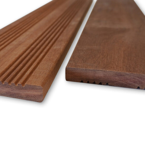 Tarima Exterior Madera Tropical Massaranduba – Familia Sapotaceae | Marca MibaWood | Detalle Listones