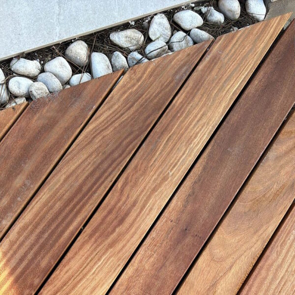 Tarima Exterior Madera Tropical Tali – Familia Erythroxylaceae | Marca MibaWood | Detalle Instalación